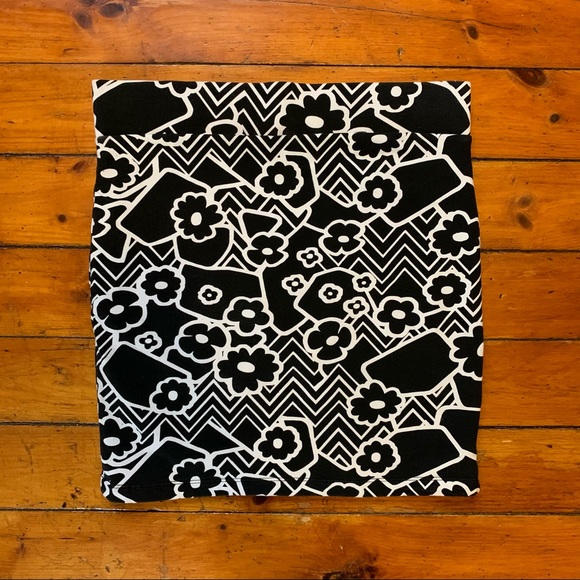 Two-tone Floral “Mod” Mini Skirt - Picture 5 of 10